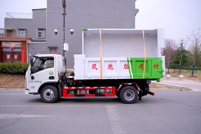 藍牌勾臂垃圾車